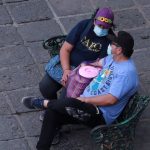 Cáncer de mama también es un tema que debe interesar a los hombres, señala experto