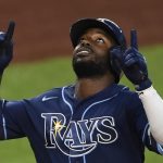 Padres de los 43 normalistas de Ayotzinapa se reúnen con AMLO en Palacio Nacional