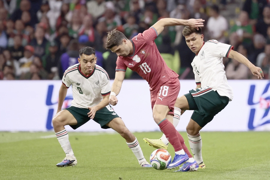 México cae ante Portugal en un frustrante regreso al Azteca