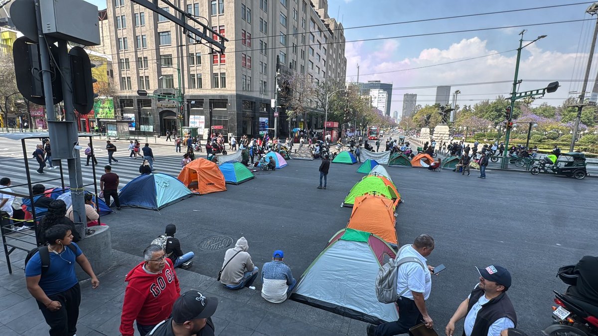 Artesanos mazahuas toman las calles: exigen justicia por retención de su mercancía