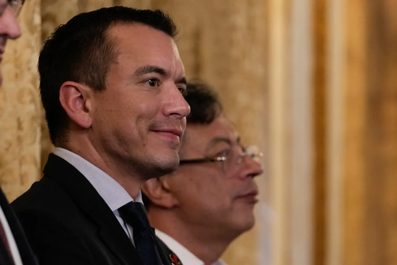 Ecuador rechaza acusaciones de Colombia y desmiente ataques en la frontera