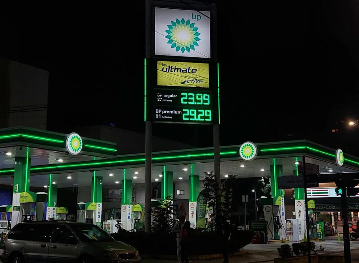 La gasolina Premium supera los $30 por litro en la ciudad