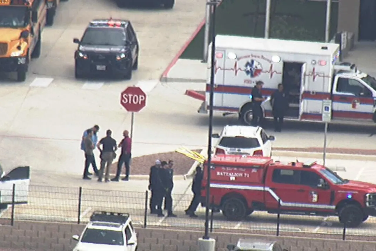 Tragedia en aula: estudiante dispara a docente y fallece en escuela de Texas